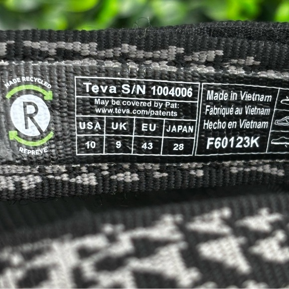 TEVA ORIGINAL UNIVERSAL SANDALS IN THE ETCHING BLACK COLORWAY SIZE 10 MAN main image 7